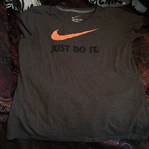 Nike T-shirt